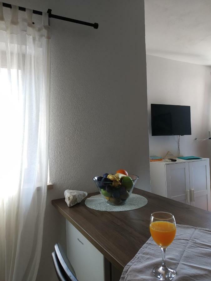 Apartments Kupine Бол Екстер'єр фото