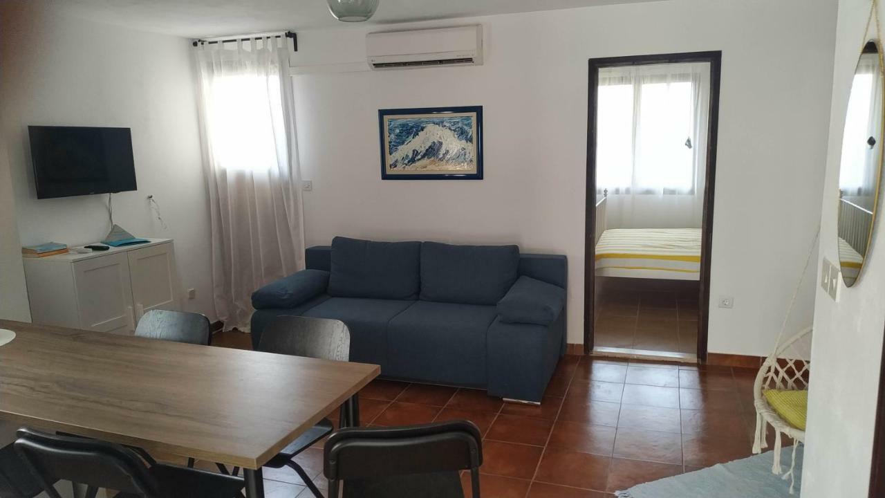 Apartments Kupine Бол Екстер'єр фото